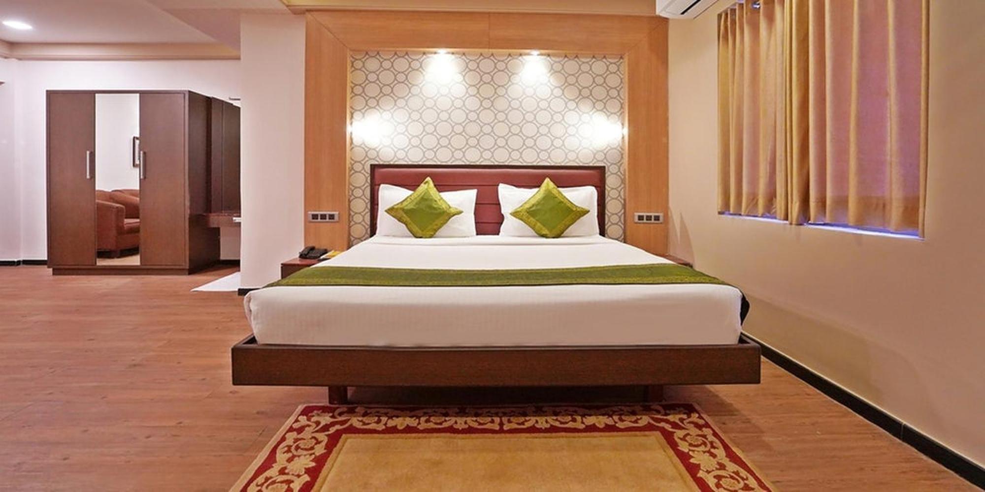 פורי Gold Coast Beach Resort מראה חיצוני תמונה