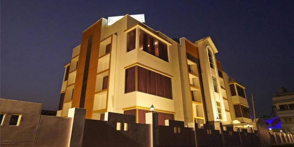 פורי Gold Coast Beach Resort מראה חיצוני תמונה