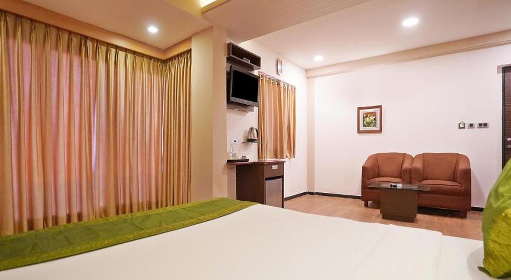 פורי Gold Coast Beach Resort מראה חיצוני תמונה