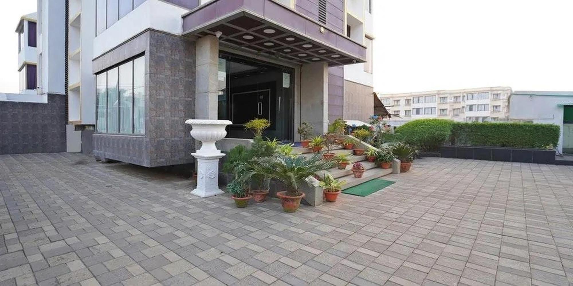 פורי Gold Coast Beach Resort מראה חיצוני תמונה