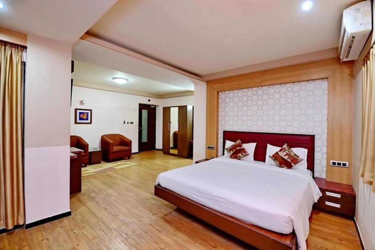 פורי Gold Coast Beach Resort מראה חיצוני תמונה